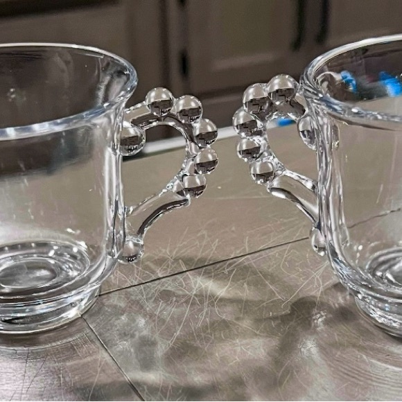 Elegant Vintage Imperial Glass
Candlewick Open Sugar and Creamer Set - Picture 3 of 7